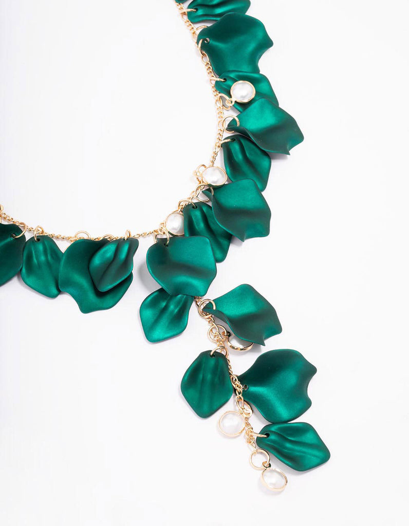 Green Iridescent Flower Petal Statement Necklace Lovisa