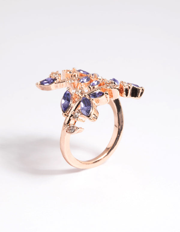 Designed with rose gold vine wrapped band featuring leaf motifs side detail view