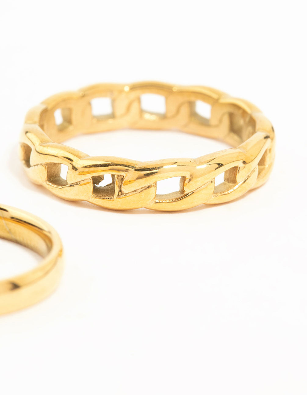 Showcasing waterproof gold plated stainless steel chain link rings 2-pack highlighting interlocking pattern side detail view