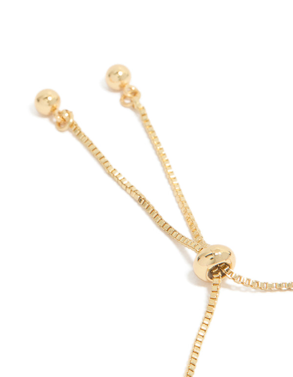 Designed with a infinity bracelet in gold plated cubic zirconia closure detail view