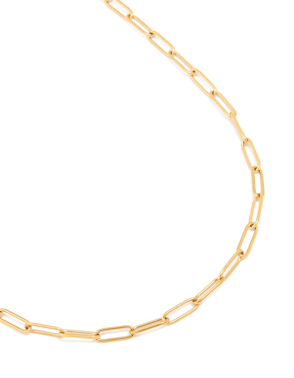 Showcasing a waterproof stainless steel open link necklace with chunky styling close up view