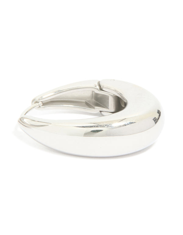 Highlighting waterproof stainless steel oval hinged hoop earrings in silver with closure mechanism post detail view