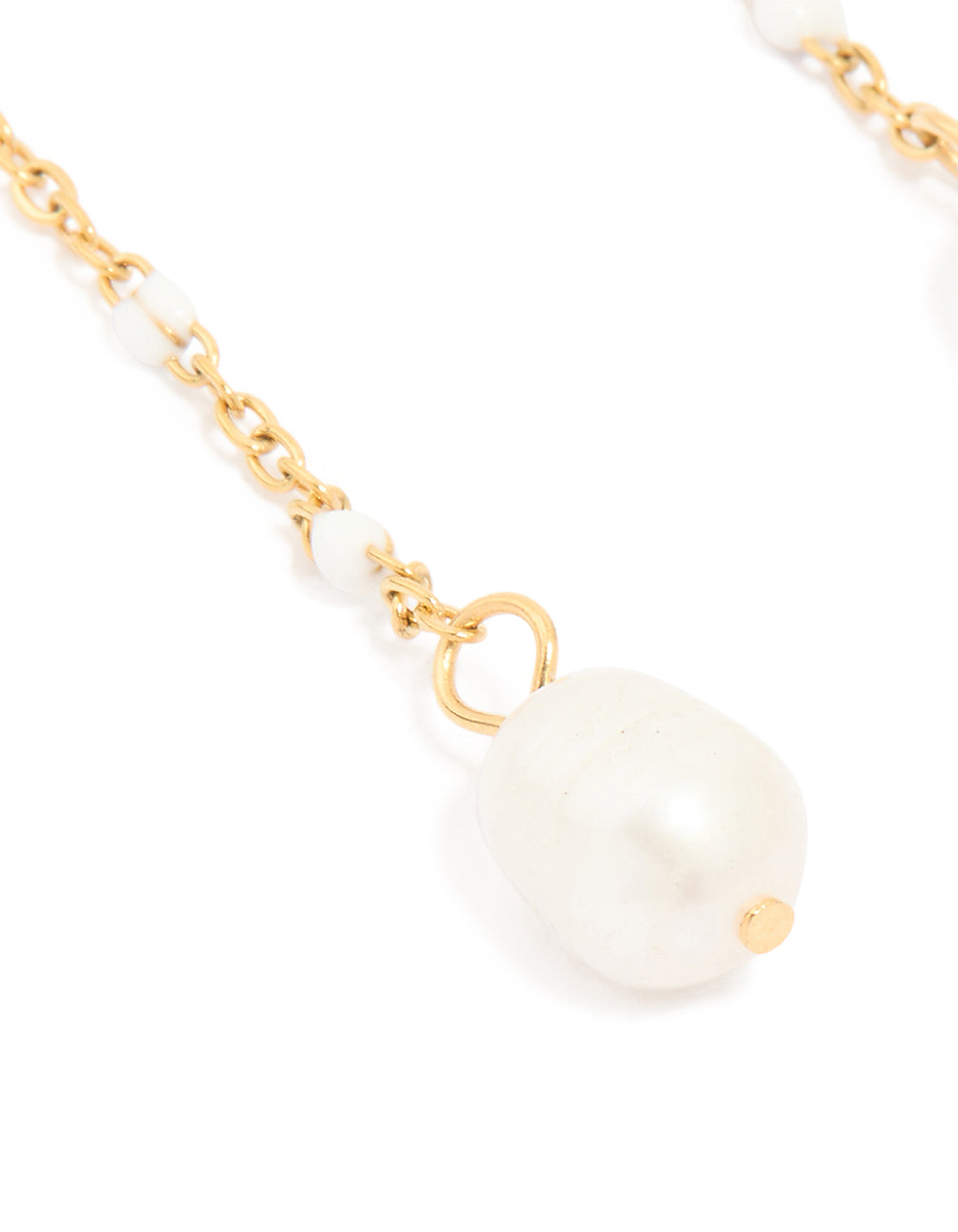 Presenting waterproof gold plated stainless steel huggie earrings and freshwater pearl chain in white post detail view
