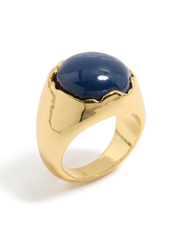 Crafted from gold plated material, this oversized blue jewel ring in navy side detail view