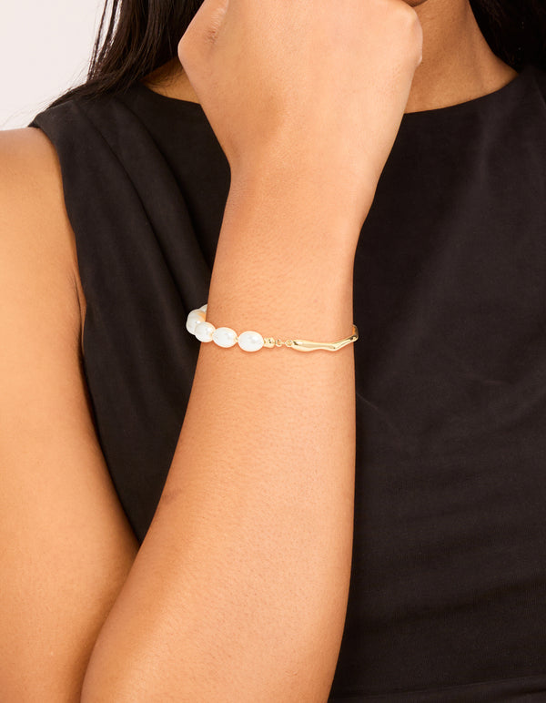 Gold Dainty Pearl Bracelet