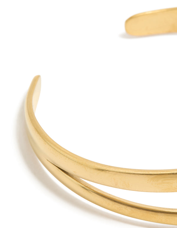 Crafted from waterproof gold plated stainless steel split double layered wrist cuff bracelet in gold closure detail view