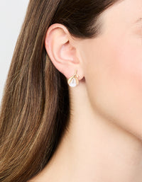 Gold Pearl Stud Earrings - link has visual effect only