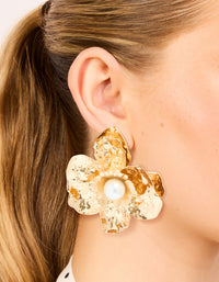Gold Pearl Center Organic Flower Earrings - link has visual effect only