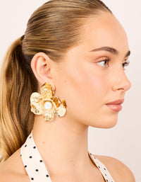 Gold Pearl Center Organic Flower Earrings - link has visual effect only