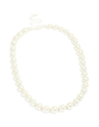 Silver Plated Diamante & Pearl Necklace - link has visual effect only