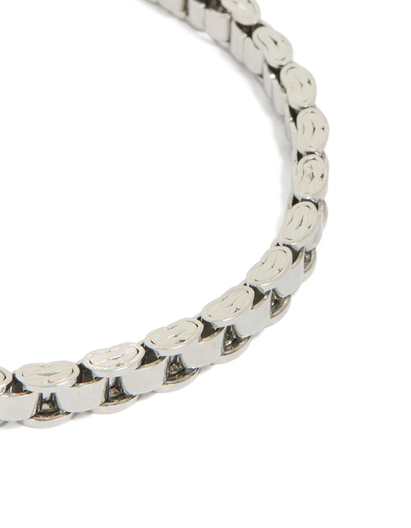 Discover this waterproof stainless steel link chain bracelet in silver close up view